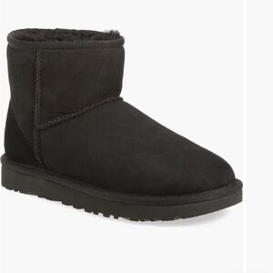 UGG Classic Mini II Genuine Shearling Lined Boot (Women)